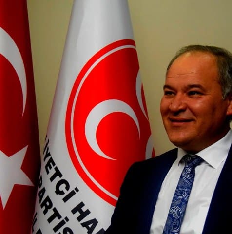 MHP’de Balıkesir İl Başkanı değişti. Cevdet Gürcan'ın yerine Ak Parti Karesi İlçe Başkanlığı görevinden istifa eden Niyazi Tunç yeni İl Başkanı oldu.