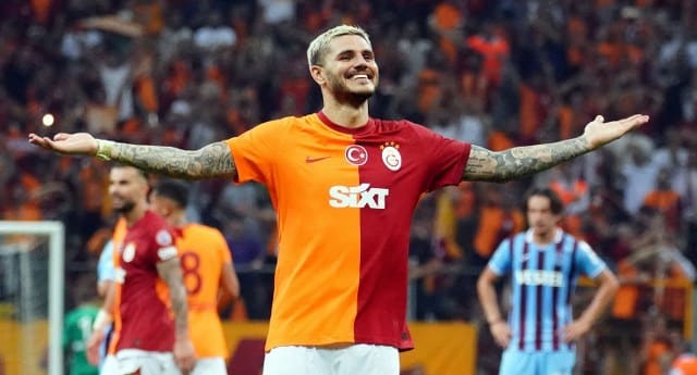 Galatasaray, Trabzonspor maçının ardından sarı-kırmızılı taraftarlara maç sonu üçlüsünü Arjantinli golcü Mauro Icardi çektirdi.
