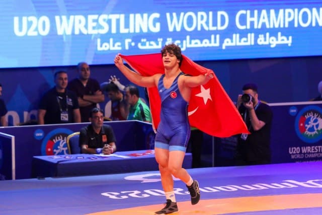 U20 Dünya Güreş Şampiyonası’nda grekoromen stil 82 kilogramda milli güreşçi Alperen Berber, finalde İranlı güreşçi Yasin Ali Yazdı’yı 9-1 mağlup ederek dünya şampiyonu oldu. 