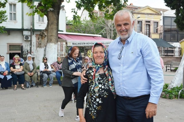 Balıkesir'de Ayvalık AK Parti İlçe Başkanı Ali Gür görevinden istifa ettiğini sosyal medya hesabından açıkladı. 
