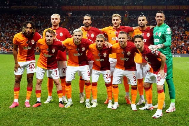 Galatasaray, UEFA Şampiyonlar Ligi Play-Off Turu ilk maçında yarın deplasmanda Norveç ekibi Molde ile karşı karşıya gelecek. Eşleşmesinin rövanşı 29 Ağustos Salı günü İstanbul'da oynanacak.