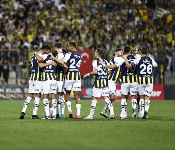 UEFA Avrupa Konferans Ligi Play-Off Turu’nda sahasında Twente ile karşılaşacak Fenerbahçe, rövanş mücadelesi için taraftarı önünde avantajlı skor almayı hedefliyor. Fenerbahçe, UEFA