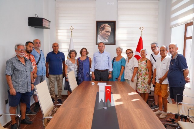 Balıkesir’in Ayvalık ilçesinde bulunan Türkiye’nin en büyük yüzölçümlü doğal sit alanı Ayvalık Adaları Tabiat Parkı’nın imara açılması için gelen tüm talepleri reddeden Belediye Başkanı Mes