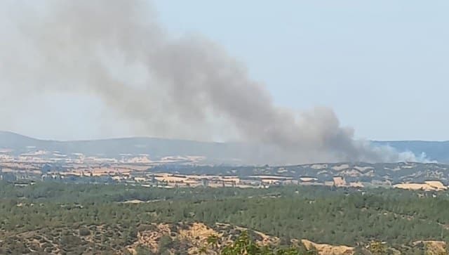 Çanakkale'deki büyük yangın tamamen söndürülmeden, tarihi yarımadada yeni bir yangın başladı. Ekipler müdahale ediyor.