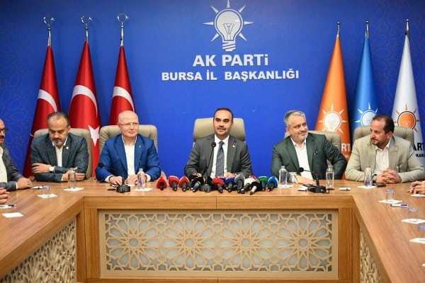 Togg  kısa süre içerisinde uluslararası pazarda yerini alacağını belirten Sanayi ve Teknoloji Bakanı Mehmet Fatih Kacır, "Togg, Türkiye'nin yeni nesil sanayi politikasının da en güzel örneğidir. 2002 yılında 9 OSB yer alırken bugün OSB sayımızı 17’ye çıkardık. Bu yönüyle Bursa Türkiye’de birinci sırada yer almaktadır. Bursa’ya son 20 yılda 175 milyardan fazla yatırım yaptık" dedi.