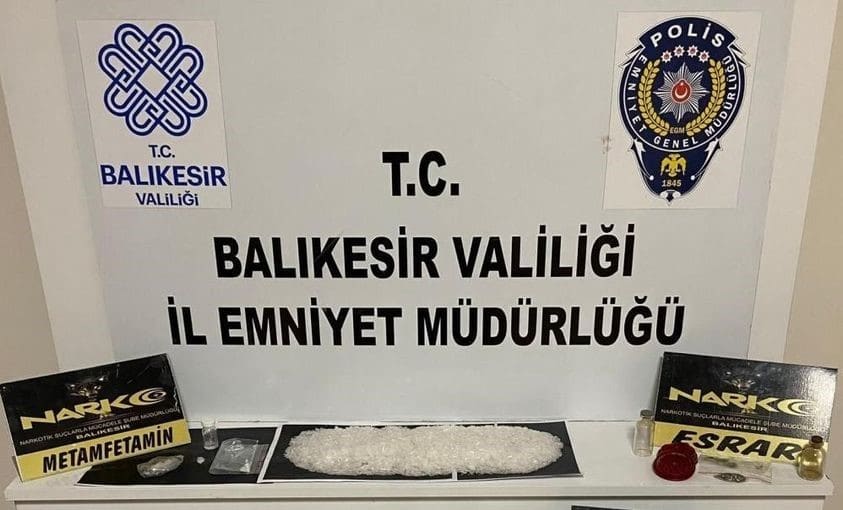 Balıkesir'de narkotik ekiplerinin 1 haftada il genelinde yaptıkları uyuşturucu operasyonlarında toplamda 87 şüpheli şahıs gözaltına alındı.