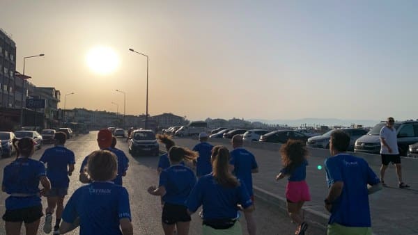 Balıkesir'in dünyaca ünlü turizm merkezi Ayvalık, ilk kez düzenlenecek olan Uluslararası Ayvalık Kurtuluş Yarı Maratonu'na ev sahipliği yapacak.