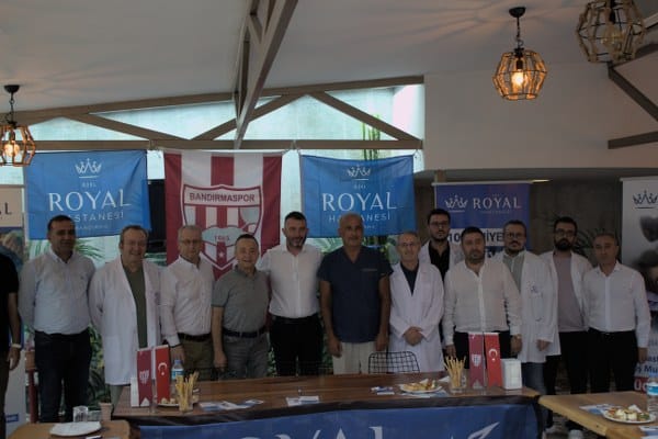 Trendyol 1.Liginde mücadele eden Bandırmaspor'un sağlık sponsoru Bandırma Royal Hastanesi oldu.