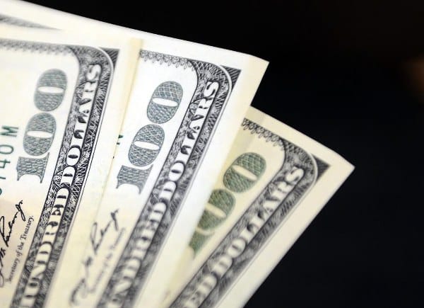 Merkez Bankasının faiz arttırımı kararının ardından 24 Agustos tarihinde yaklaşık yüzde 6 düşüş gerçekleşen dolarda bugün toparlanma yaşandı.