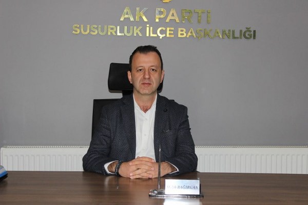 AK Parti Genel Merkezi'nden iki ilçe başkanına belediye başkanlığına aday olmaları için vize çıktı. AK Parti’de belediye başkan adayı olmayı planlayan ilçe başkanları için görevden istifa etme şartı getirildi.