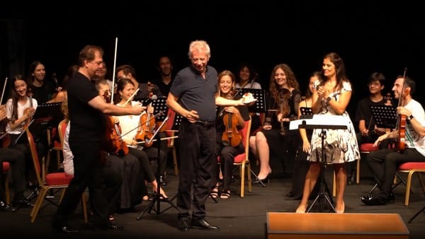 Körfez'de gerçekleştirilen Adra Festivalinde sahne alan Rengim Gökmen'e sürpriz dağumgünü kutlaması hazırlandı. Festivalin son konseri nde sahne almak üzere Balıkesi'e gelen sanatçı Balıkesir AVLU'da sahne adlığı esnada ise doğumgünü sürprizi yapıldı.