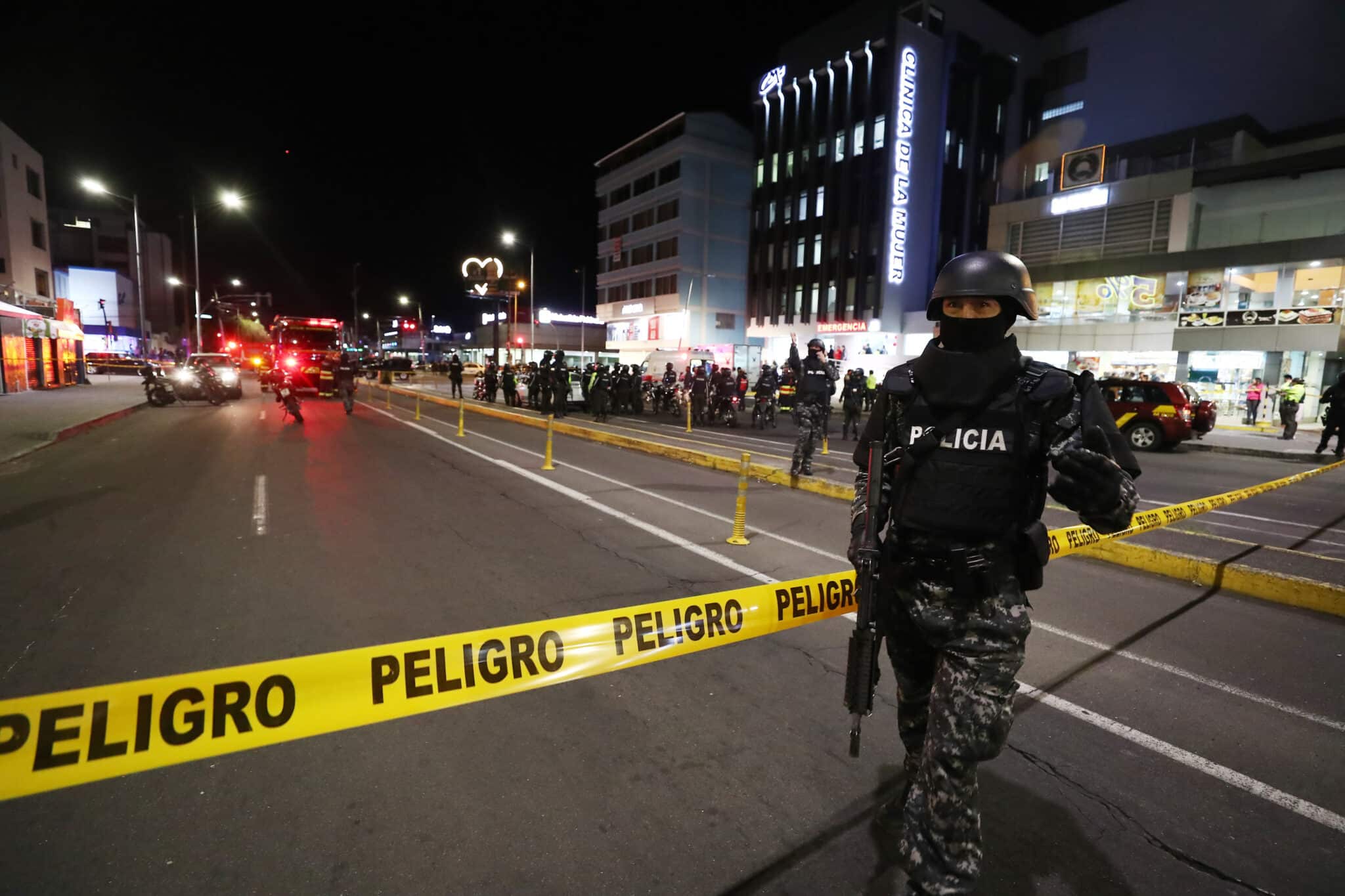 Güney Amerika ülkesi Ekvador'da devlet başkanı adayı Fernando Villavicencio, katıldığı bir etkinlik sonrası uğradığı silahlı saldırı sonucu hayatını kaybetti.