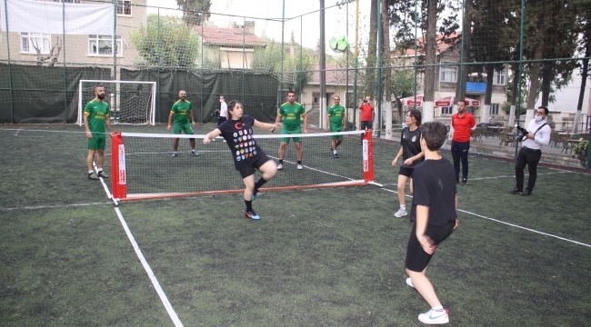 Haziran’da Susurluk Belediyesi tarafından düzenlenen Plaj Voleybol ve Ayak Tenisi Turnuvaları yeniden başlıyor. Susurluk Belediye Başkanı Nuretti