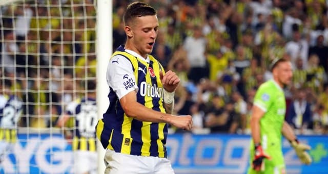 Fenerbahçe’nin Polonyalı futbolcusu Sebastian Szymanski, Twente karşısında 1 gol ve 1 asistlik bir performans sergiledi.