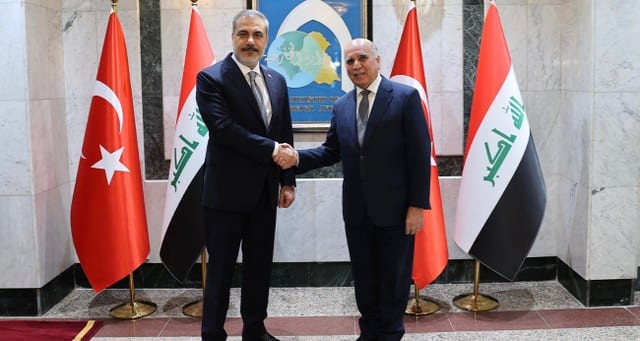 Dışişleri Bakanı Hakan Fidan, Irak’ın başkenti Bağdat’ta Irak'ın Başbakan Yardımcısı ve Dışişleri Bakanı Fuad Hüseyin ile görüştü.