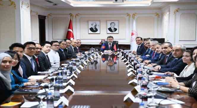 Tarım ve Orman Bakanı İbrahim Yumaklı, Güneydoğu Asya Uluslar Birliği (ASEAN) üyeleri ile bir araya geldi.