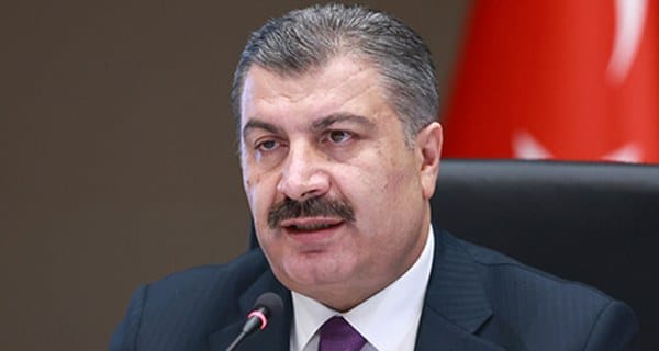 Sağlık Bakanı Fahrettin Koca, Gaziantep'teki özel bir hastanede gerçekleşen ve hemşirelere yönelik sözlü ve fiziksel şiddetle başlayan olayı kınadı. Bakan Koca, olaya karışan 1 kişinin tutuklandığını açıkladı.