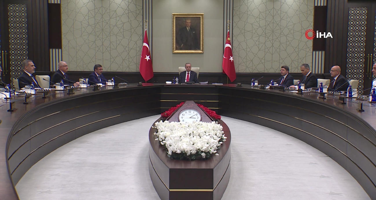 Cumhurbaşkanı Recep Tayyip Erdoğan başkanlığında toplanan Milli Güvenlik Kurulu (MGK) toplantısı 3 saat sürdü. Toplantının ardından MGK kararları açıklandı.