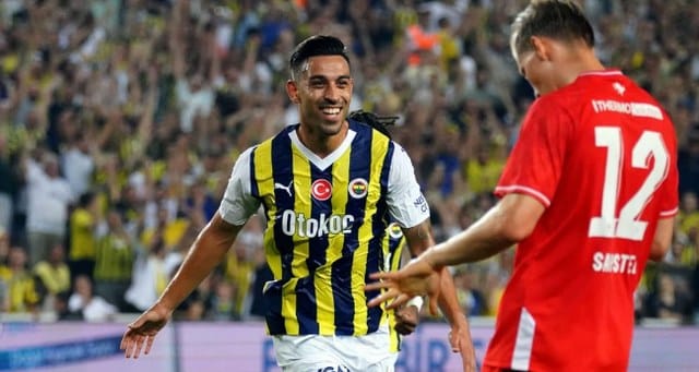 Fenerbahçe’nin milli futbolcusu İrfan Can Kahveci, Twente maçında attığı 2 golle yıldız gibi parladı.