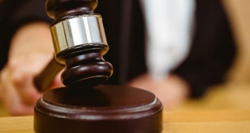 Yargıtay 9. Hukuk Dairesi, mağdur olduğunu düşünen kapıcıların, kat maliklerine olduğu gibi yönetici hakkında da dava açabileceğine hükmetti. Yüksek Mahkeme, apartman yöneticisinin işveren tem minibüs