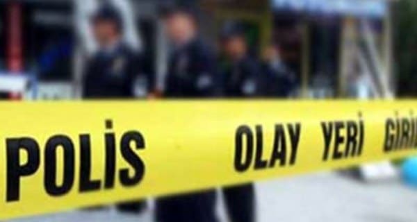 Kocaeli'nin Kandıra ilçesinde sahil kenarında bir kadın cesedi keşfedildi. Henüz kimliği belirlenemeyen cesedin başı, elleri ve ayakları olmadığı bildirildi. Olayla ilgili soruşturma başlatıldı.