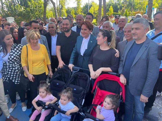 İYİ Parti Genel Başkanı Meral Akşener, Ankara’da kahvaltıda gazilerle buluştu. 