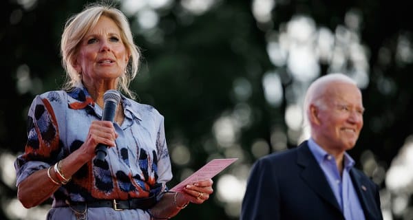 ABD Başkanı Joe Biden'ın eşi Jill Biden, koronavirüs testinin pozitif çıktığını açıkladı.