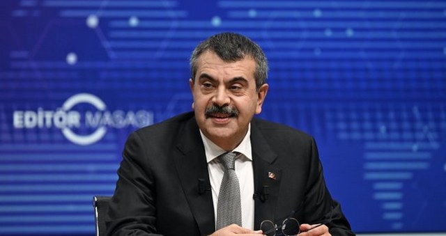 Milli Eğitim Bakanı Yusuf Tekin, Türkiye'de eğitim gören 977 bin yabancı öğrenciden 790 bininin Suriyeli olduğunu söyledi.