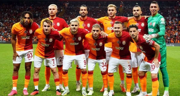 Galatasaray, Trendyol Süper Lig'deki yarınki maçla birlikte Samsunspor ile ligde 61. kez karşı karşıya gelecek. İki ekip arasındaki geçmiş müsabakalarda Galatasaray'ın 39 galibiyetle üstünlüğü sürüyor, 7 maç ise berabere sonuçlandı.
