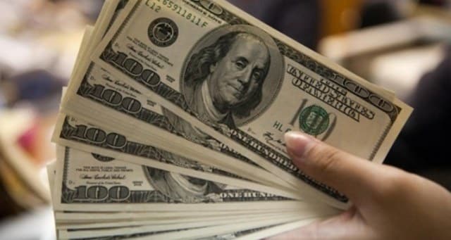Özel sektörün yurt dışından sağladığı toplam kredi borcu, Temmuz sonu itibarıyla, 2022 yıl sonuna göre azaldı.