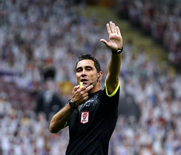 Trendyol Süper Lig'in 4. haftasında Gaziantep FK ile Galatasaray arasında bugün oynanacak karşılaşmanın VAR hakemi olarak Koray Gençerler görev yapacak. 