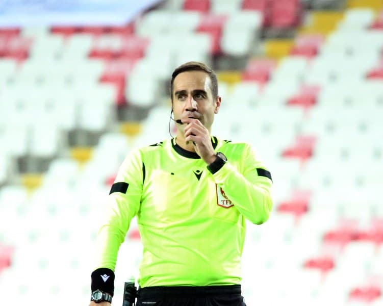Trendyol Süper Lig'in 4. haftasında Beşiktaş ile Sivasspor arasında oynanacak müsabakanın Video Yardımcı Hakemi (VAR) Serkan
