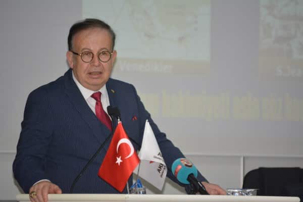 Mavi Vatan Denizcilik ve Global Stratejiler Merkezi (TÜRK DEGS) Başkanı Müstafi Tümamiral ve Topkapı Üniversitesi Öğretim Üyesi Doç. Dr. Cihat Yaycı, Türkiye'nin 15 Temmuz 2016'da yaşanan FETÖ darbe girişiminin benzeri olaylara karşı daha geniş bir perspektifte ve daha etkili bir şekilde hazırlıklı olması gerektiğini ifade etti. Yaycı, “Türkiye, 15 Temmuz 2016 saat 20.30’a yeniden çok yaklaşmaktadır” dedi.