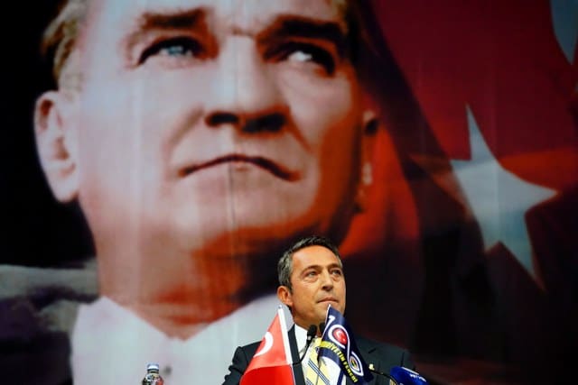 Fenerbahçe Olağanüstü Tüzük Tadili Genel Kurulu’nda stadyum isim değişikliği için yönetime yetki verildi. Stadyumun ismi, Gençlik ve Spor Bakanlığı'ndan gerekli izin alındıktan sonra resmileşecek. Genel kurulda konuşma yapan Fener
