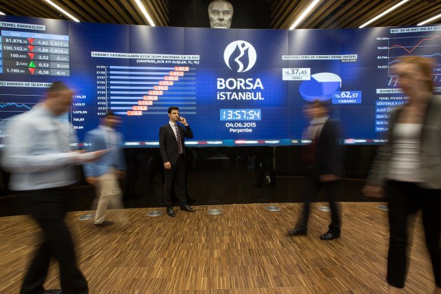 Pay senedi bakiyeli yatırımcı sayısı 11 Eylül 2023 itibarıyla 7 milyon 140 bin 215 ile en yüksek seviyesine ulaştı. En son 31 Ağustos itibarıyla 6 milyon 257 bin 415 seviyesine ulaşarak rekor kırılmıştı.