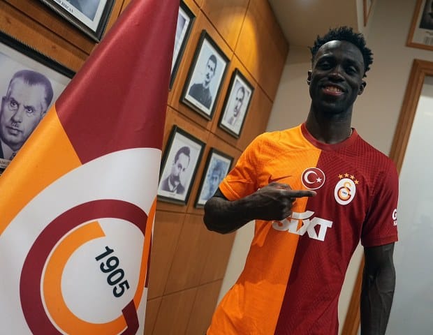 Galatasaray'ın yeni transferi Davinson Sanchez, "Buraya takımı geliştirmek için geldim. Şu an çok iyi bir takımımız olduğu gerçek" ifadelerini kullandı. 