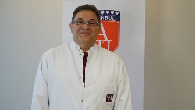 Çok sayıda insanın günlerce ya da haftalarca devam eden akut uykusuzlukla mücadele ettiğine dikkat çeken Nöroloji Anabilim Dalı Öğretim Üyesi Dr. Emir Ruşen
