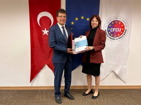 Balıkesir’in Edremit Belediyesi, Türkiye ve AB arasında Şehirler için Yeşil Gelecek programı kapsamında hazırladığı "İklim Değişikliği Zeytin Ağaçları Yetiştiriciliği: Uyum Stratejileri ile Mücadele" adlı projesiyle 109 bin Euro'luk hibe almaya hak kazandı.