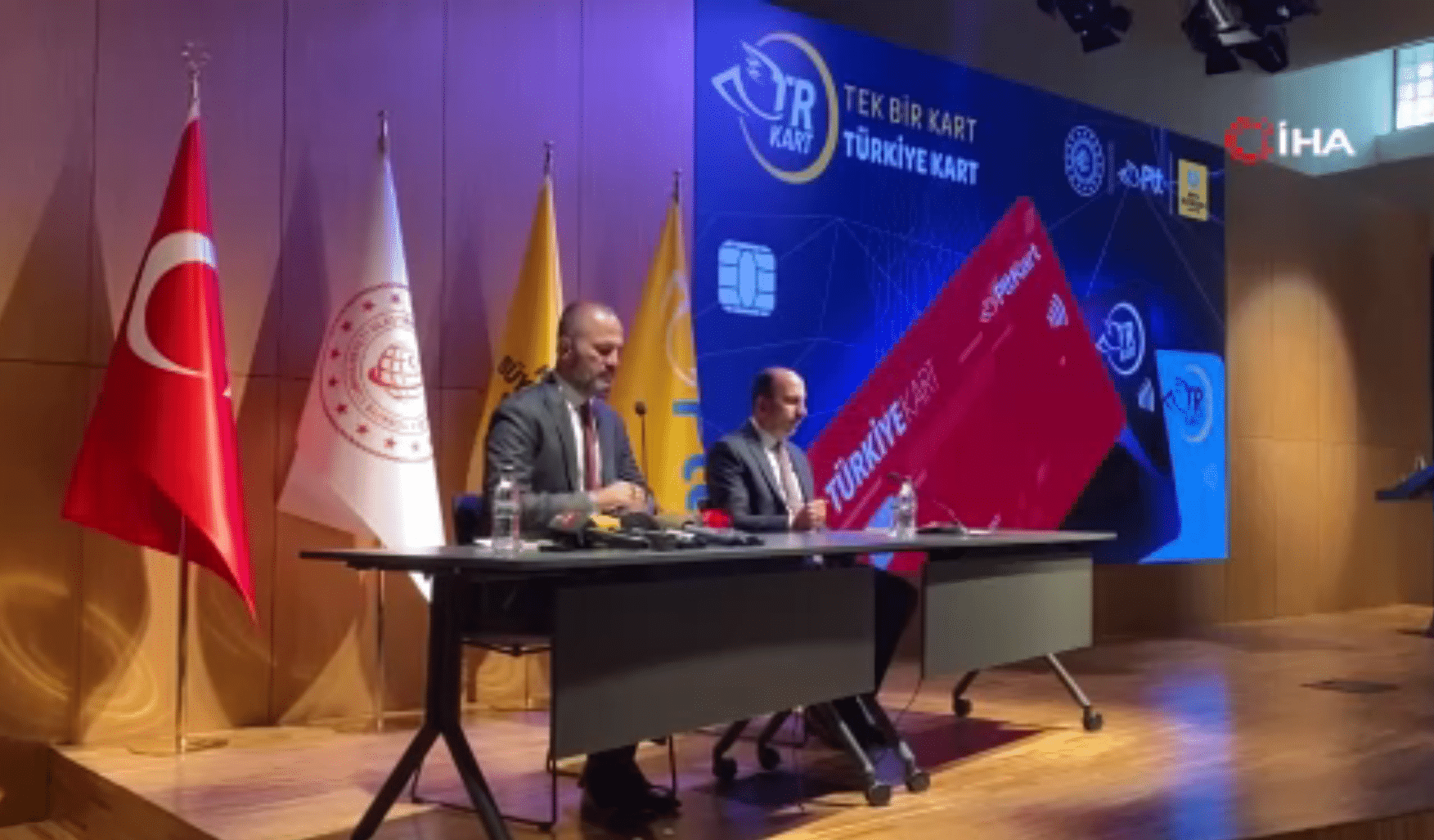 Ulaştırma ve Altyapı Bakanlığı tarafından hayata geçirilen Türkiye Kart projesi, tüm ulaşım hizmetlerine ve finansal sistemlere erişim sağlayan bir platform olarak Konya'da pilot uygulamasını başlattı.