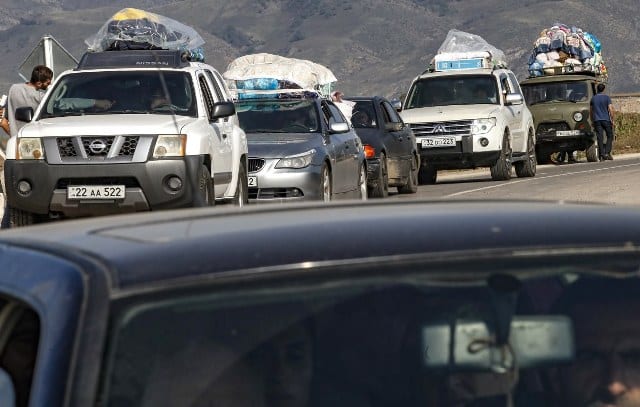 Azerbaycan’ın Dağlık Karabağ’da başlattığı operasyonun tamamlanmasının ardından gönüllü olarak Karabağ’dan Ermenistan’a geçenlerin sayısı 100 bini geçti.