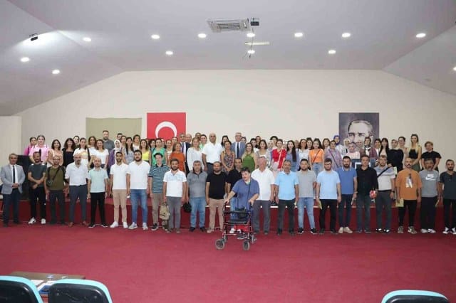 Balıkesir Edremit'te İlçe Milli Eğitim Müdürlüğü tarafından yeni atanan 117 öğretmen için 'Edremit’e Hoş Geldiniz' etkinliği düzenlendi.