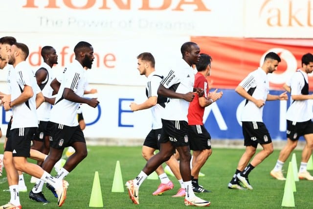 Beşiktaş, Trendyol Süper Lig’in 7. haftasında Konyaspor ile deplasmanda oynayacağı maçın hazırlıklarını tamamladı.