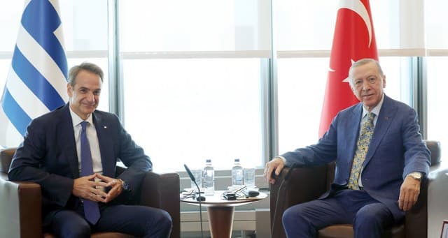 Cumhurbaşkanı Recep Tayyip Erdoğan, ABD'nin New York eyaletindeki Türkevi’nde Yunanistan Başbakanı Kiryakos Miçotakis'i kabul etti.
