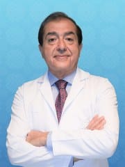 Evde doğru hazırlanmayan konservenin hayati risk taşıdığını belirten Prof. Dr. Vedat Göral, “Botulizm bakterisinin ürettiği güçlü toksin, çift görme, ağız kuruluğu, halsizlik, baş ağrısı gibi ilk belirtilerden sonra ishal ve kusmaya neden olur; kalp ritim bozuklukları ve solunum felcine yol açarak hastayı ölüme bile sürükleyebilir” dedi.