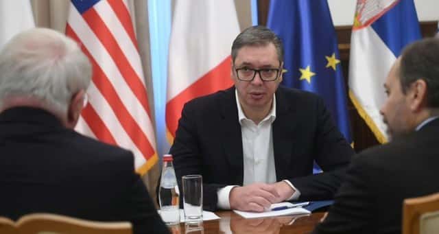 Sırbistan Cumhurbaşkanı Aleksandar Vucic, Kosova’nın kuzeyinde güvenliği NATO’nun Kosova barış gücü KFOR tarafından sağlanmasını istedi. 