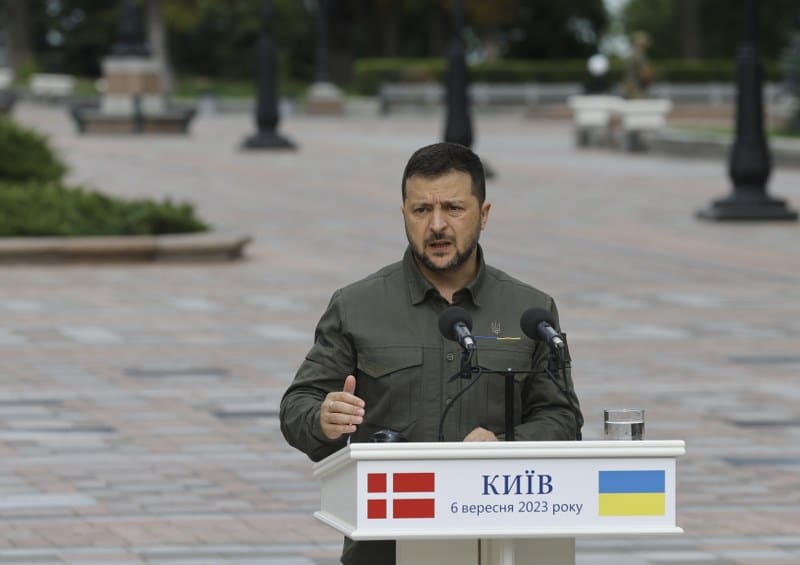 Ukrayna Devlet Başkanı Vladimir Zelenskiy, Ukrayna’nın devam eden savaşa rağmen seçim yapmaya hazır olduğunu belirtti. 