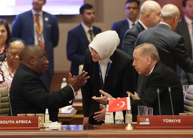 Hindistan'ın ev sahipliğinde bu yıl "Tek Yeryüzü, Tek Aile, Tek Gelecek" ana temasıyla düzenlenen 18'inci G20 Liderler Zirvesi başladı.