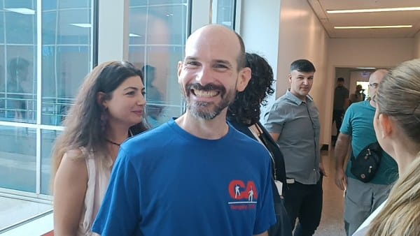 Mersin'in Anamur ilçesindeki Morca Mağarasında mide kanaması nedeniyle mahsur kalan ABD'li bilim adamı Mark Dickey, doktorların onayıyla 9 gün sonra kurtarıldı. Mersin Şehir Hastanesi'nde geçirdiği 6 günlük tedavi sonrasında taburcu edildi.