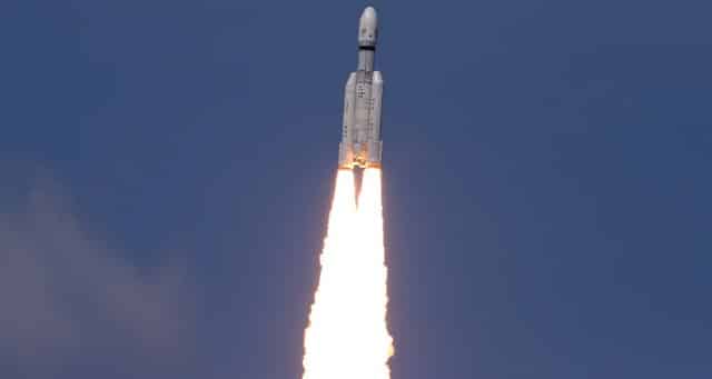 Hindistan’ın Ay’a gönderdiği uzay aracı kapanma moduna geçti. Eski ISRO Başkanı Kiran Kumar ise bugün yaptığı açıklamada, her geçen saat “umutların tükendiğini” ifade etti.