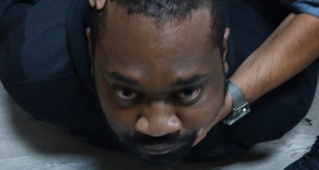 İstanbul’da kırmızı bültenle aranan ve yakalanmasının ardından ev hapsi şartıyla serbest bırakılan Hollandalı uyuşturucu taciri, kaçacağı esnada polis ekipleri tarafından kıskıvrak yakalandı. 